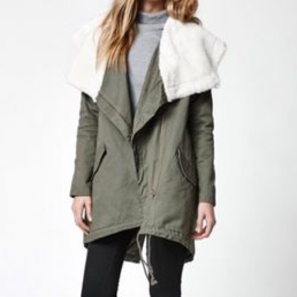 Army green jacket with fur top - Picture 3 of 4